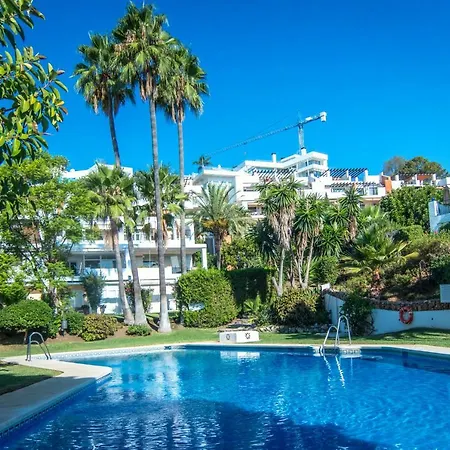 Apartment Gelegen Aan De Golfbaan Op La Quinta Marbella Benahavis