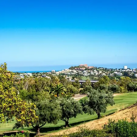 Apartment Gelegen Aan De Golfbaan Op La Quinta Marbella Benahavis